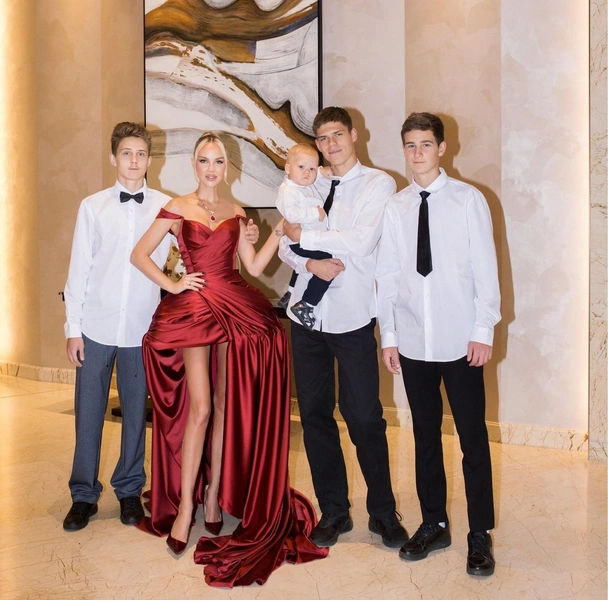 «Хейтеры пишут, чтобы им ответили»: Мария Погребняк рассказала о воспитании сыновей и о том, почему они не стали блогерами | parents.ru