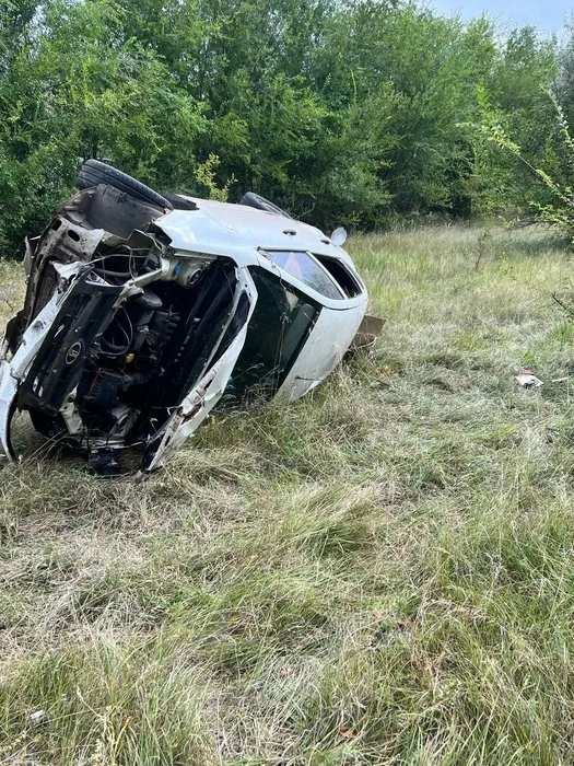 Автомобиль получил серьезные повреждения | Источник: ГКУ Самарской области «Центр по делам ГО, ПБ и ЧС»