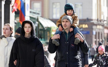Стало известно, сколько денег остается у российской семьи после рождения ребенка. Топ-10 регионов, где эта сумма выше всего