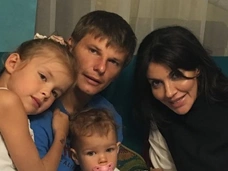 «Где опека? Андрей, заберите детей!»: подписчики обратились к Аршавину после скандала с Алисой