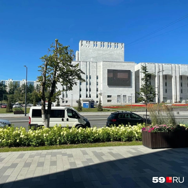 А из окна видно наш красивый город  | Источник: Тома Минадзе / 59.RU