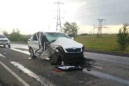 Виновника аварии в тяжёлом состоянии увезли на скорой | Источник: «На дорогах Магнитки! (Магнитогорск)»/Vk.com