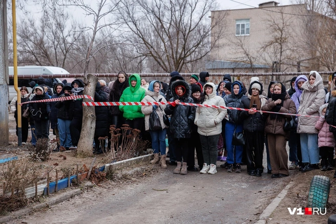 Встречали экстрасенсов горожане чуть ли не хлебом и солью | Источник: Алексей Волхонский / V1.RU