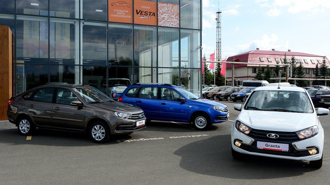 Купить автомобили Lada у официальных дилеров из наличия стало сложнее из-за  обострившегося дефицита новых машин - 24 августа 2021 - 74.ру