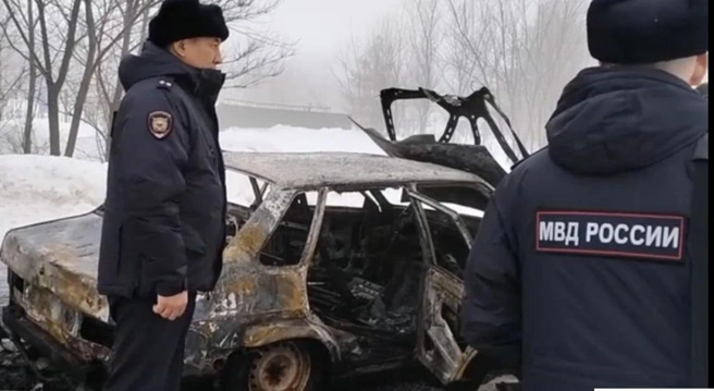 В Бугуруслане двое парней сожгли чужой автомобиль | Источник: УМВД России по Оренбургской области