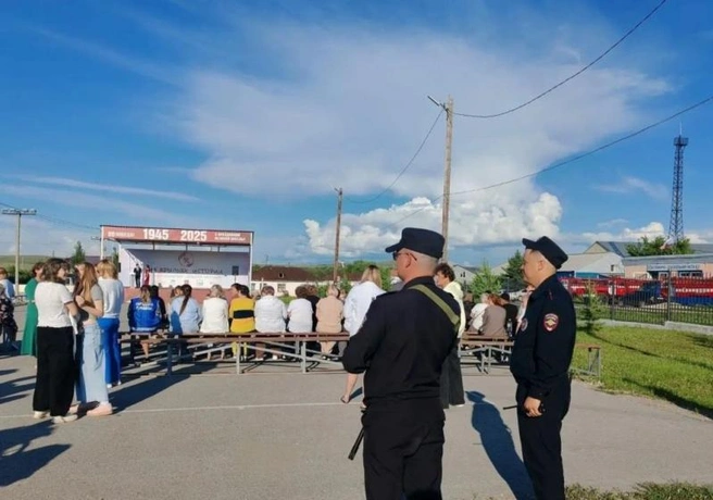 Порядок на историческом балу в Кизильском районе обеспечили полицейские | mgorsk.ru