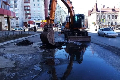 В Архангельске перекрыли дорогу из-за прорыва водопровода