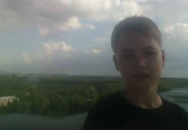 Видео: дети забрались на крышу строящегося дома в Шлаковом | ya62.ru