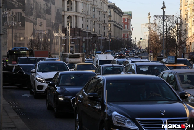 В Москве пробки 7 баллов — центр парализовало | Источник: Артем Устюжанин / MSK1.RU