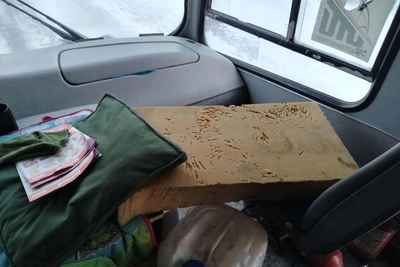 Yekaterinburg Bus Drivers Clutter Seats with Junk