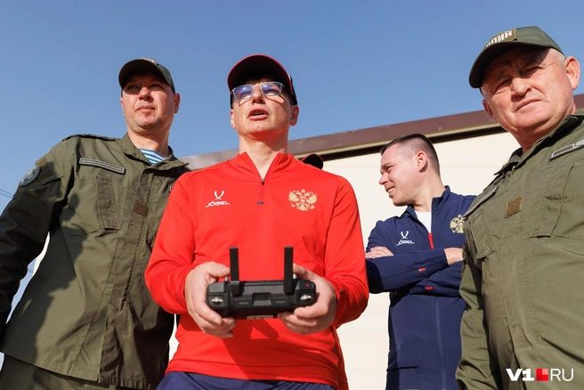 Именитые спортсмены посетили оборонно-спортивный лагерь «Авангард» | Источник: Алексей Волхонский / V1.RU