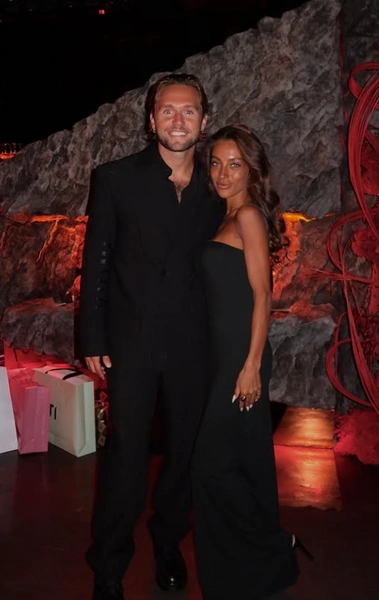 Владу и Ангелине удалось сохранить семью, несмотря на трудности