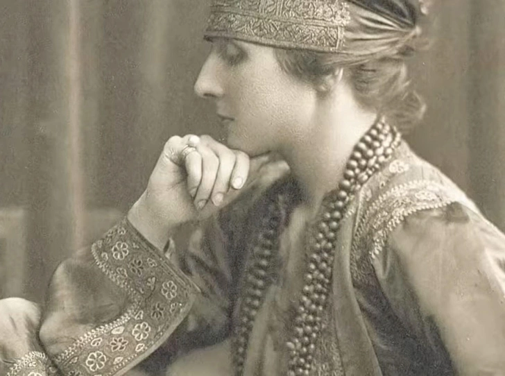 Муза Картье и подруга Шанель: как Жанна Туссен вдохновляла парижскую богему Муза Картье и подруга Шанель: как Жанна Туссен вдохновляла парижскую богему