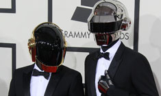 Участник Daft Punk Томас Бангальте показал свое лицо
