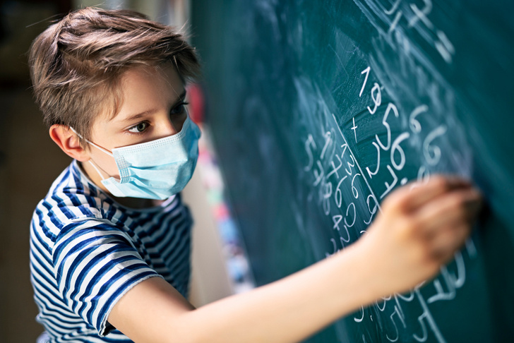 Нужно ли детям носить в школе маски: последние новости