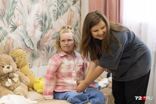 Варе 10 лет. Она учится в школе на дому, занимается английским и рисованием | Источник: Максим Майер / 72.RU