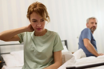 «Каждый раз иду в кровать к мужу как на гильотину. Хочу партнера, к которому будет влечение»