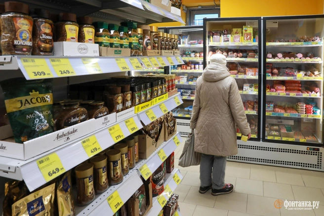 В магазинах всё меньше народа и меньше покупок | Источник: Сергей Коньков / FONTANKA.RU