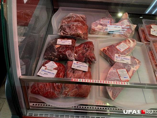 В специализированном магазине мяса много, но не всё оно подходит для шашлыка | Источник: Андрей Бирюков / UFA1.RU