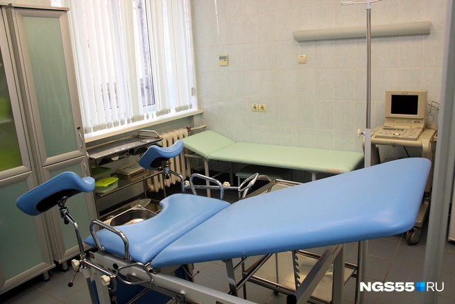 После прерывания беременности женщина должна находиться под наблюдением врачей | Источник: Иван Рейзвих / NGS55.RU