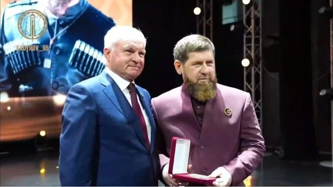 Награждение прошло в Чеченской Республике | Источник: Владимир Плотников / Telegram