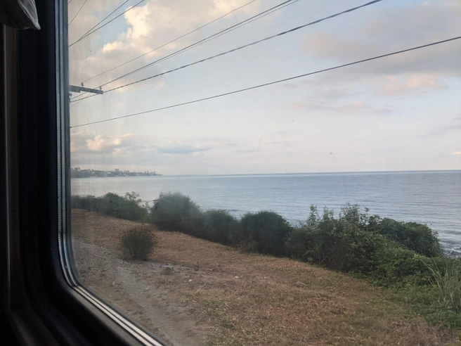 Большинству туристов для отдыха не нужны шикарные кафе и рестораны, а только море и природа | Источник: Оксана Витязь 