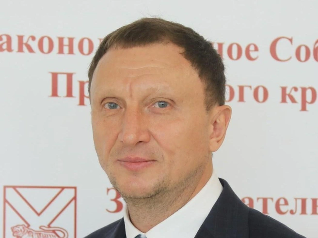 В своих соцсетях Кирилюк пишет, что построил более 100 тысяч квадратных метров жилья на Дальнем Востоке | Источник: дума-уссурийска.рф