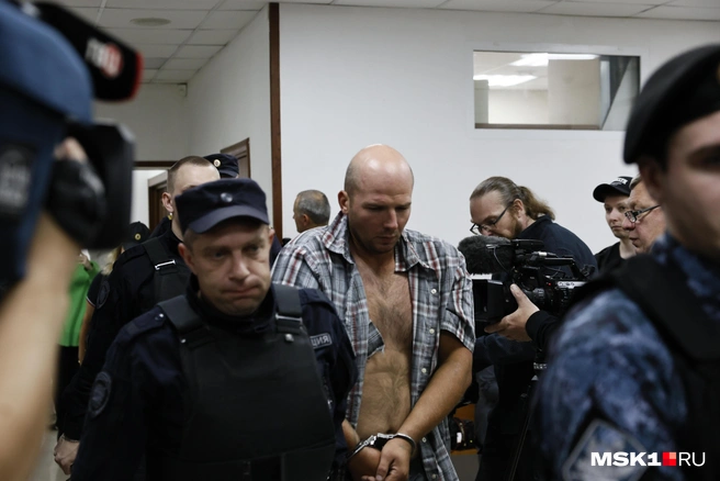 Рассказываем, как в Подмосковье арестовывали белоруса, швырнувшего двухлетку на пол в Шереметьево | Источник: Юлия Морозова / MSK1.RU