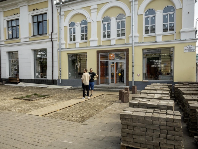 Старую плитку начали разбирать | Источник: Александр Куренной / 76.RU
