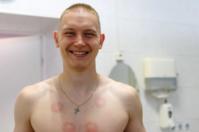 Судя по довольному виду, лето у хоккеистов было хорошим | Источник: пресс-служба ХК «Трактор»