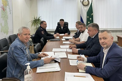 В Адыгее обсудили развитие трасс и ликвидацию незаконных съездов