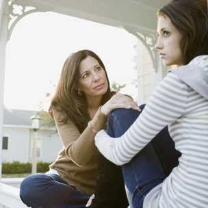 Need Help: Что делать, если мама постоянно жалуется мне на личную жизнь?