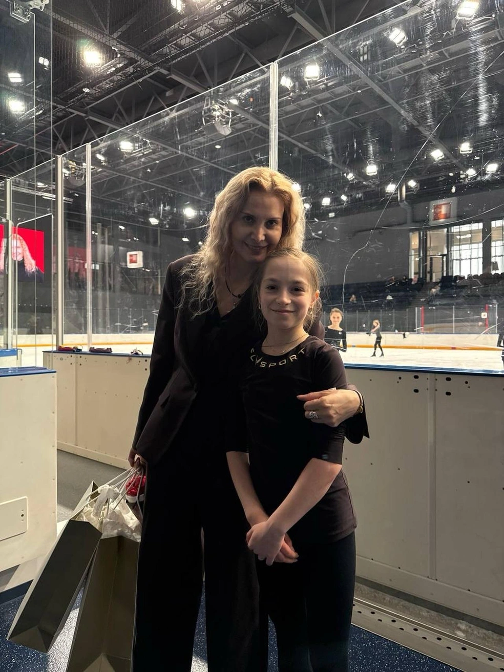 Полина со звездным тренером — Этери Тутберидзе | Источник: polinashesheleva / Instagram (деятельность запрещена на территории РФ)