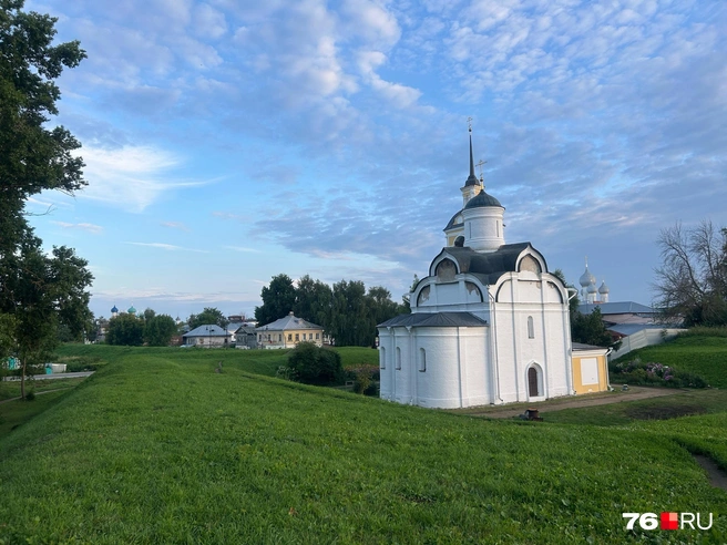 Выйти к валам можно со стороны Комсомольского парка | Источник: Екатерина Тарыгина / 76.RU