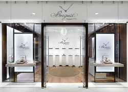 Breguet открыл бутик в галереях «Времена Года»