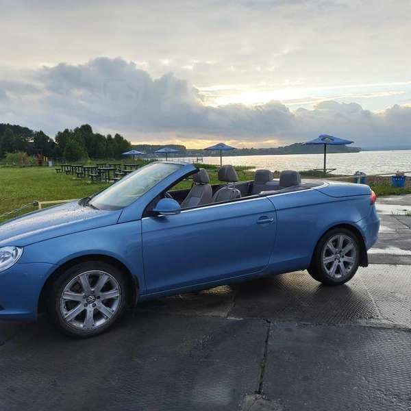 Volkswagen Eos — это кабриолет на базе Golf пятого поколения | Источник: Drom.ru