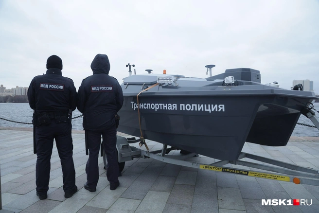 Демонстрация катера транспортной полиции | Источник: Дмитрий Толстошеев / MSK1.RU