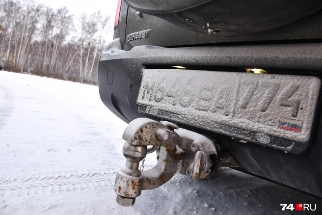 Эксплуатация этого Rox достаточно жесткая: в том числе он таскает 750-килограммовый прицеп (не особенно замечая нагрузку). Крюк немного заржавел, но это допоборудование | Источник: Артем Краснов