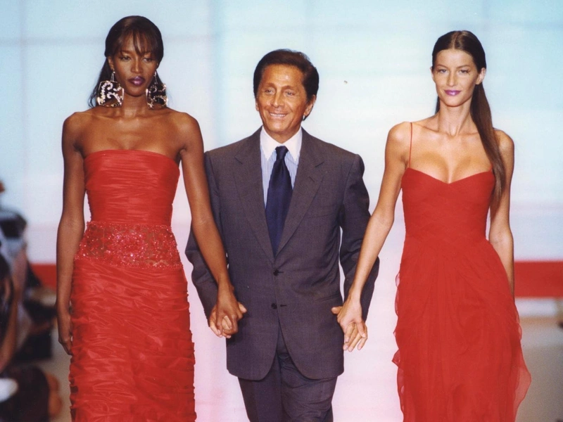 Культовые платья Valentino — последнего императора моды