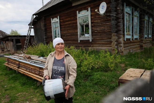 Женщина живет здесь давно | Источник: Евгений Софийчук / NGS55.RU