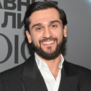 JONY и Сабину Хайрову заметили вместе на Comedy Club: певец нашел свою любовь?