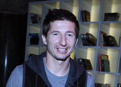 «Шансы есть — за них изо всех сил держусь»: Алдонин впервые прокомментировал рак из Германии, где проходит лечение