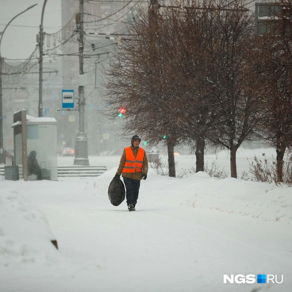 У кого-то рабочий день | Источник: Андрей Бортко / NGS.RU