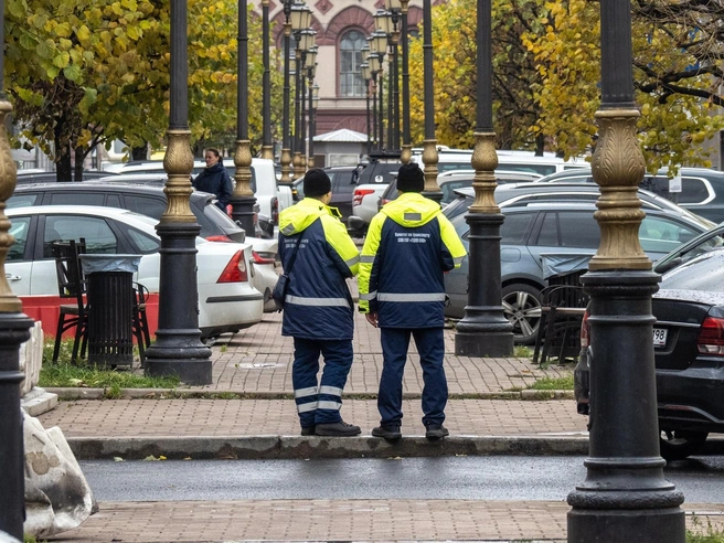 За год в Петербурге за нарушение правил стоянки и остановки оштрафовали 959 тысяч раз | Источник: Михаил Огнев / FONTANKA.RU