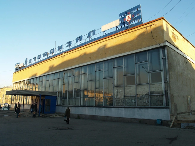 В обычные дни автовокзал обслуживает 6-7 тысяч пассажиров, в пиковые&nbsp;— до 10 тысяч | Источник: wikipedia.org / Veroniko