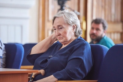 Суд проверит прогулки 80-летней фигурантки дела Тарховых