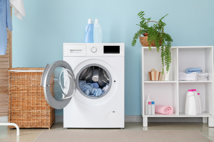 Почему нельзя оставлять дверцу стиральной машины открытой — ответы вас удивят