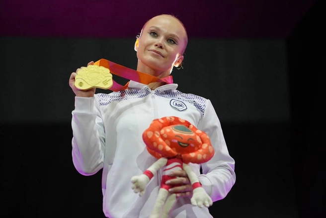 Мельникова стала трехкратной чемпионкой мира | Источник: телеграм-канал Ангелины Мельниковой