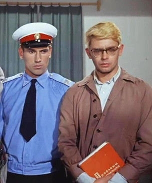 Помните советские комедии про Шурика? Душевный тест, только смотревшие в СССР его не пройдут