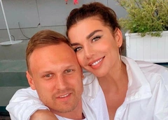 Лежит под капельницей и с трудом дышит: Анна Седокова попала в больницу после суицида Яниса Тиммы
